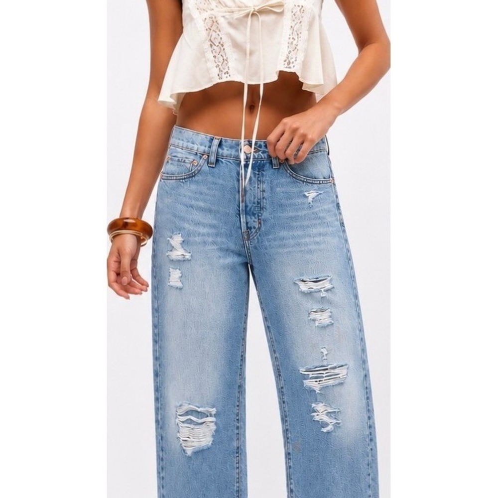 Modern American Bancroft High Rise Distressed Mom Jeans Light Wash 27 Straight - Picture 2 of 7